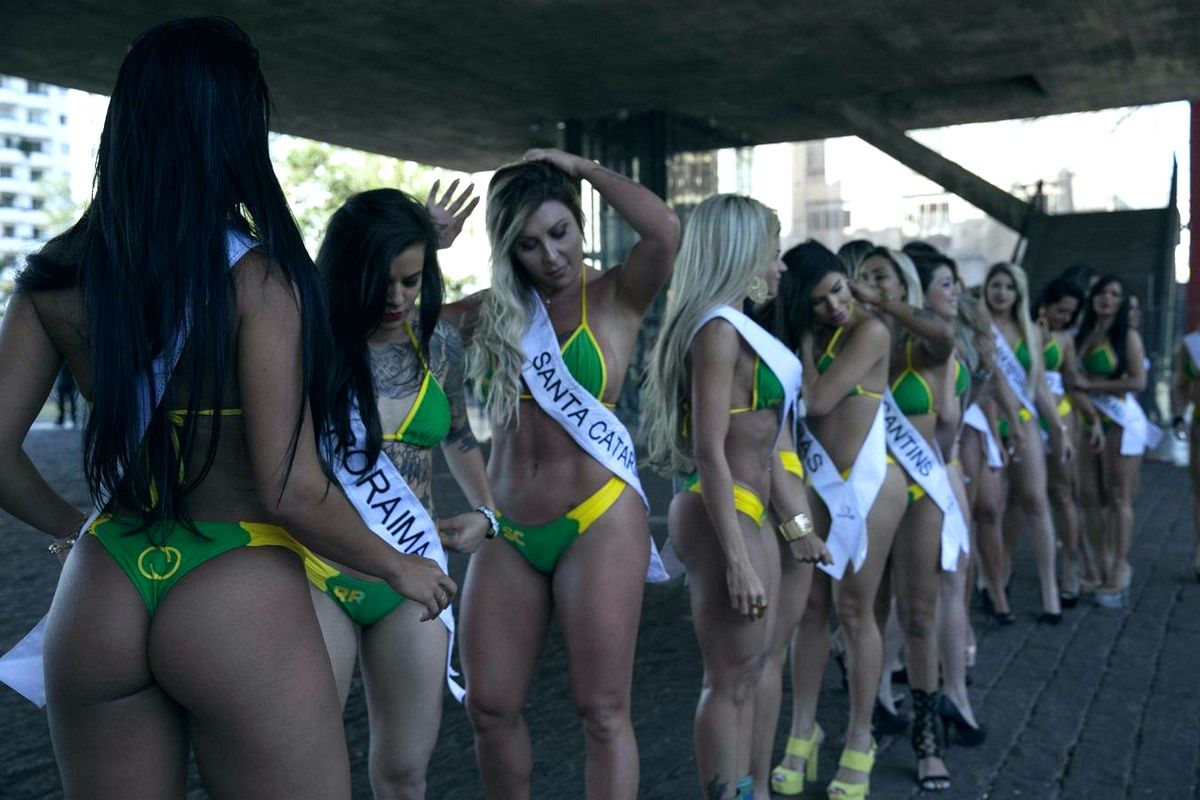 Жопастые бразильянки 40 фото - секс фото 